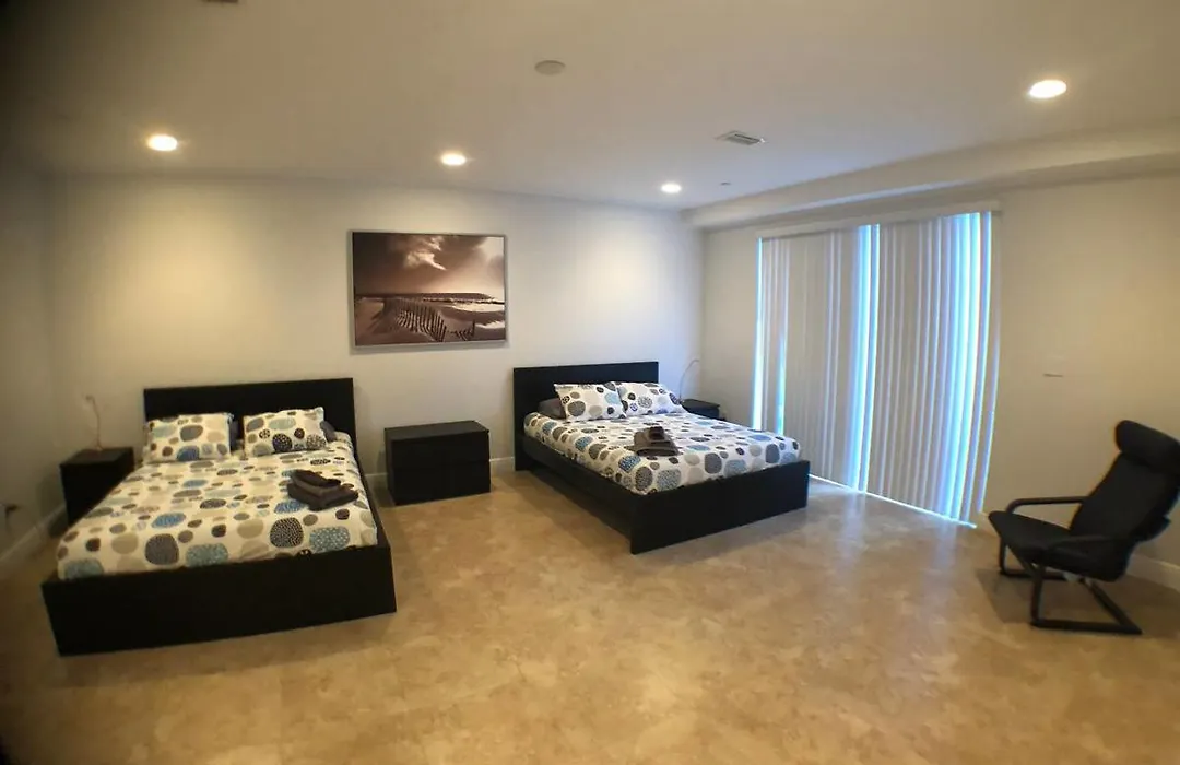 New! House Close To Everything In Fort Lauderdale!-1