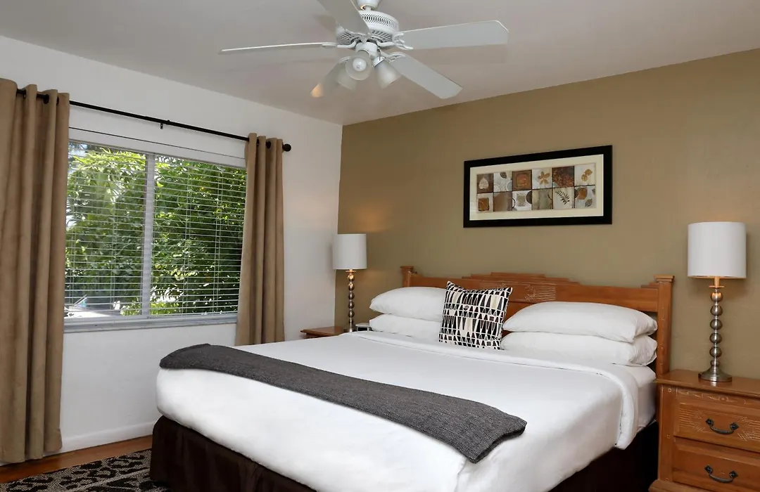 The Cabanas Guesthouse & Spa - Gay Resort Catering To Gay Men-1