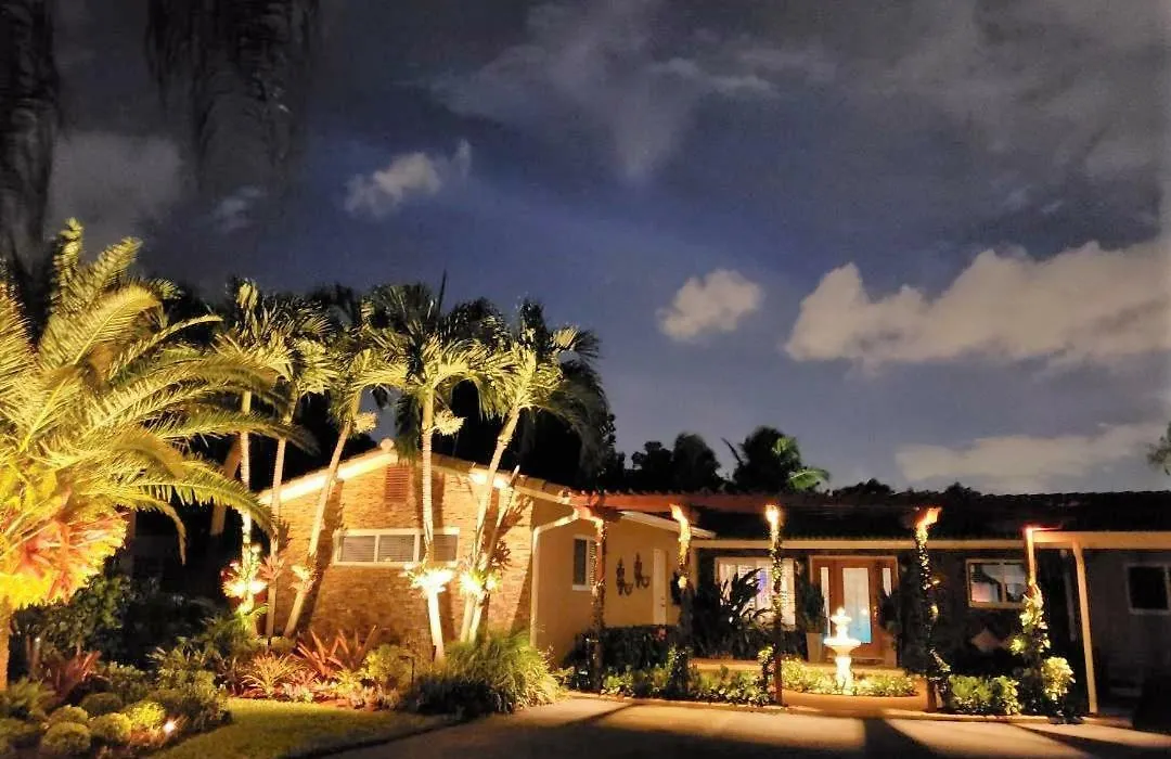 Tropical Studio With Private Kitchen And Bath-1