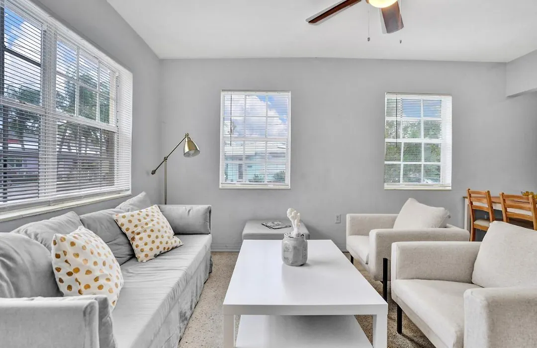 Gorgeous Apartment, A Stone'S-Throw From The Beach-1