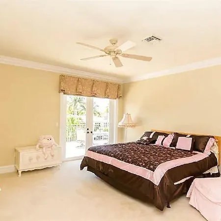 Salty Bungalow Marietta-3