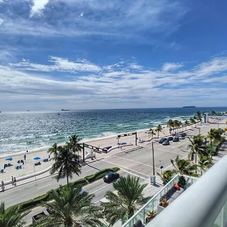 Modern Luxury Beach Hotel Large 2 Bedroom With Views 2208-2