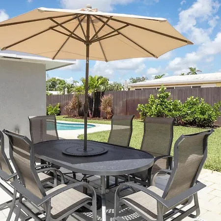 Amazing! 3Br 2Ba Sofa Bed, Near Beach, Heated Pool, Full Kitchen, Wifi, Patio, Bbq, Private Yard, Peaceful Neighborhood-2