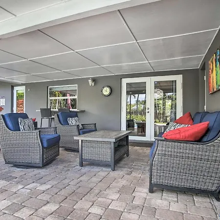 Ground-Level Wilton Manors Home With Outdoor Oasis!-3