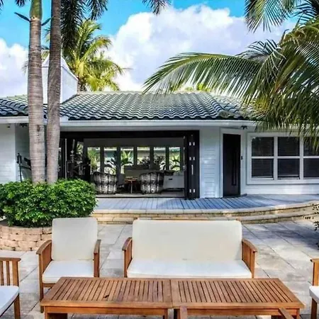 Swaying Palm Beach House Walk To Beach , Marina, Port, Las Olas-3
