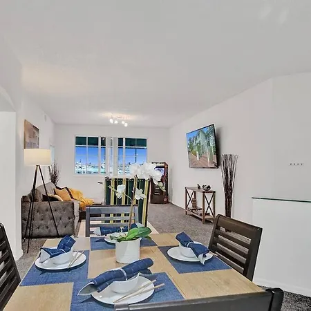 2B Waterfront Villa, Luxury & Fun, Near Beach & Airport-3