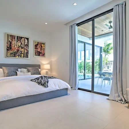 Sleek And Chic Waterfront Home With Private Pool!-3