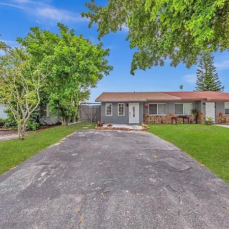 Supervilla - Lakefront - Sunsets, Kayaks, Grill-2