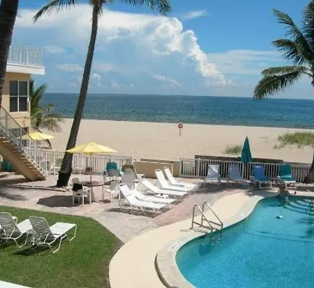 Breezy Beachfront Penthouse Withprivate Balcony Condo-3