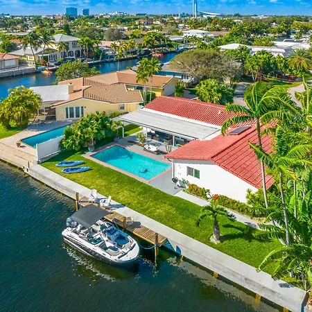 New Lux Waterfront Villa With Pool & Boat- 5 Min To Beach- Boat Cruising & Fishing Trips Available For Extra Fee-3
