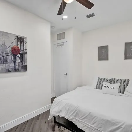 Brand New 4Bed/2Bath - Renovated Luxury Stay-2