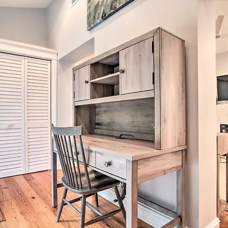 Modern Ft Lauderdale Escape With Deck And Grill!-2