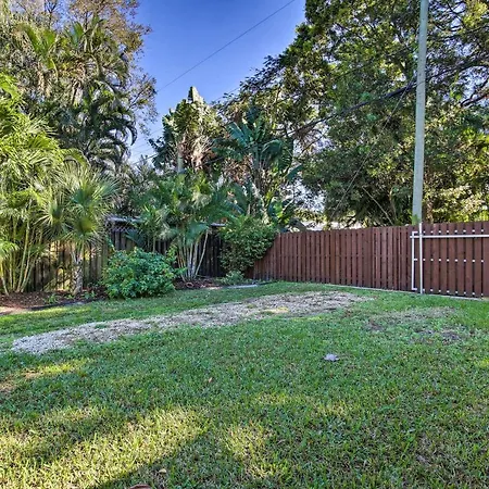 Modern Ft Lauderdale Escape With Deck And Grill!-3