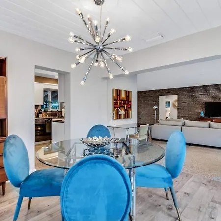 Mid Century Modern Pool Home In The Best Location! Home-2