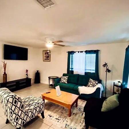 Lovely 2-Bedroom 1-Bath Rental In Oakland Park Fl-3