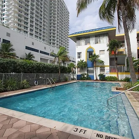 Avalon Waterfront Inn-3