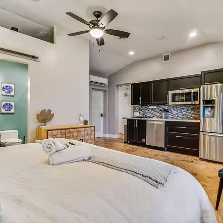 Waterfront - Luxury Villa In Heart Of Wilton Manor-2