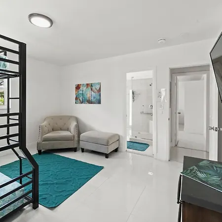 Resort Style, Luxurious Fort Lauderdale Pool Home!-2