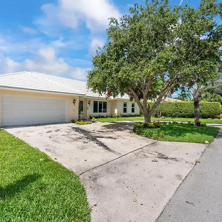 Resort Style, Luxurious Fort Lauderdale Pool Home!-3