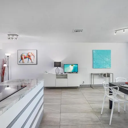 Heated Pool, Free Parking, Bbq, Fast Wifi-3