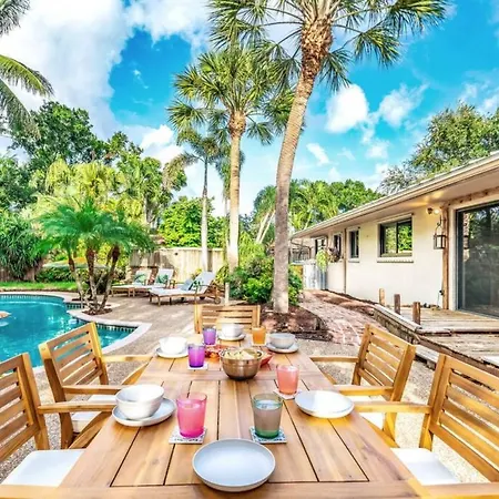 Tropical Pool Tiki Heaven-2