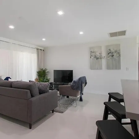 Dania Beach Beauty 3Br With Hot Tub-2