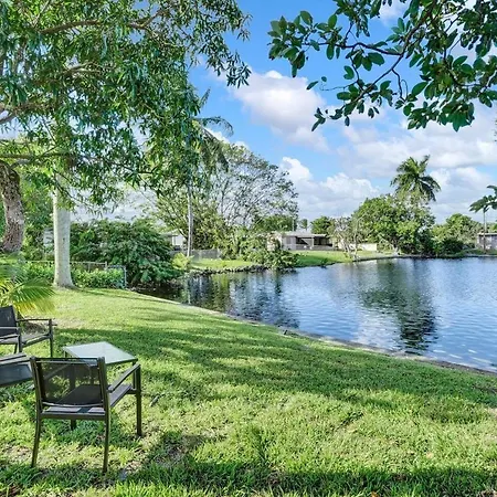 Waterfront Newly Renovated 4 Bedroom Home-2