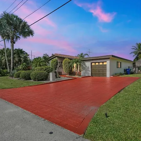Crush'S Waterfront Oasis Home With Private Pool Home-3