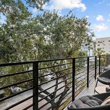 Pretty Rola 302 Cozy Condo With King Bed Great Location-3