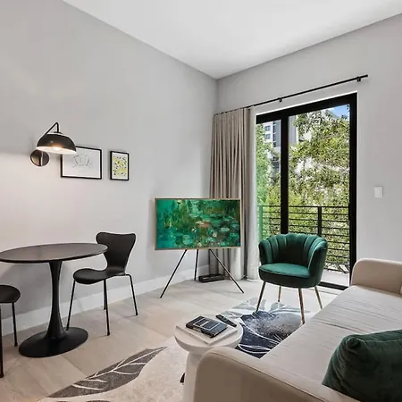 Pretty Rola 304 Luxury Apt W King Bed Central Area-2