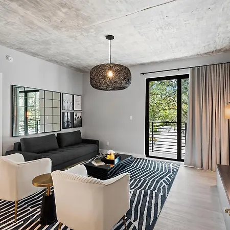 Pretty Rola 201 Luxury 1B1B W King Bed At Downtown Fort Lauderdale-3