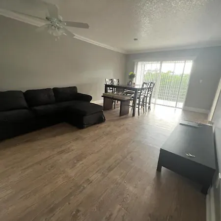 Great Room With Swimming Pool And Great Views-2