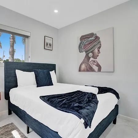 Luxury Villa Mins To Beach & Pier Pool-2