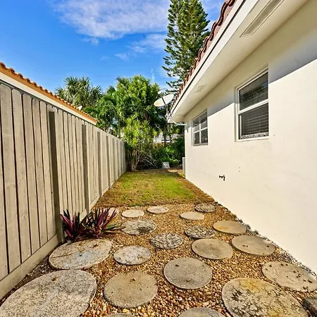Moana Beach Cottage-3