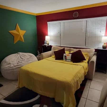 Cozy 1 Bedroom Villa Mins To Fll Airport Beaches Cruise Free Parking-2