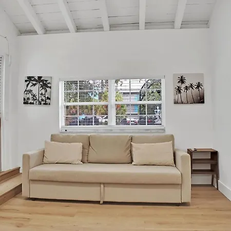 Villa Rio Vista - Massive Las Olas Compound With Pool & 3 Living Areas With Kitchens-2