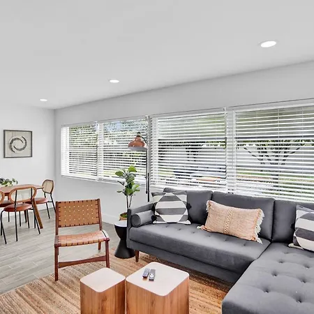 Oakland Park Oasis-2