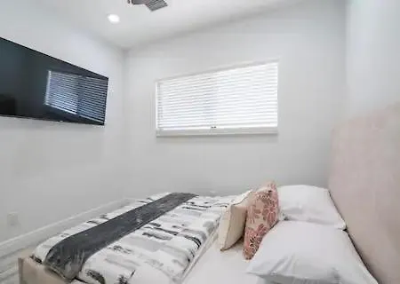 New Townhome Near Wilton/Las Olas/Beach-3