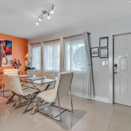 Lakeridge House- 4 Bedrooms 3 Bathroom Home-2