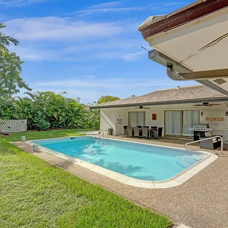 Family Friendly Home- 7 Minutes From The Beach!-2