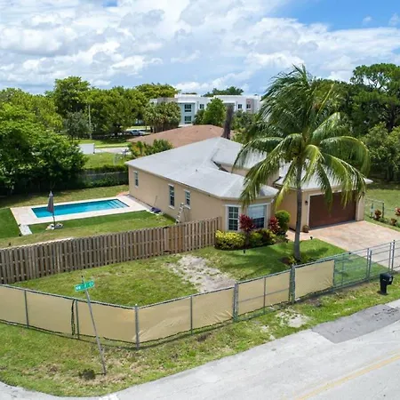 Breezy Pointe 3 Bed 2 Bath Home With Heated Pool-3