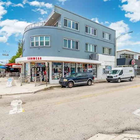Beachfront Bloos 2 Units Ocean View Balcony Units 1 And 2-3