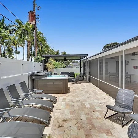 Stunning 6 Bedroom Heated Pool/Jacuzzi/Gameroom-2
