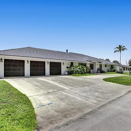 Stunning 6 Bedroom Heated Pool/Jacuzzi/Gameroom-3