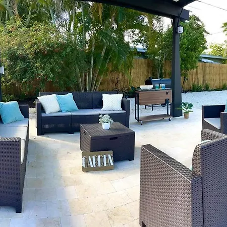 The House With The Best Pool Area In Ft Lauderdale-3