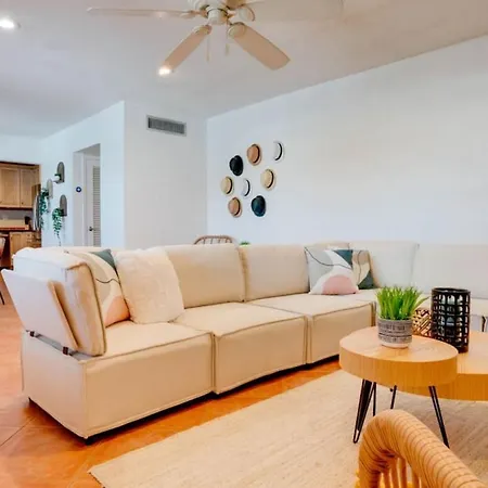 Eclectic 2Br Condo With Pool Bbq Wi-Fi And Parking-2