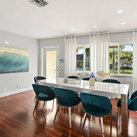 Contemporary Cove-3