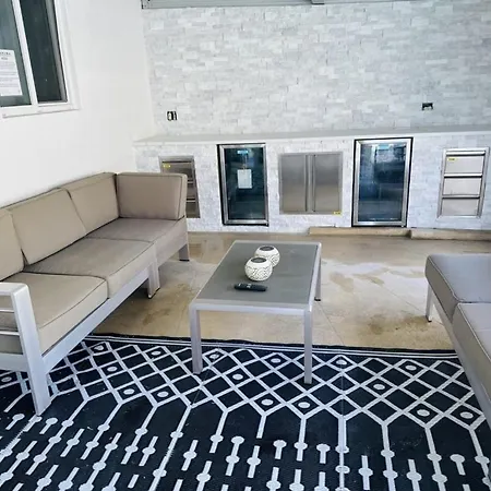 Spectacular Pool Home - 11 Min To Beach-3