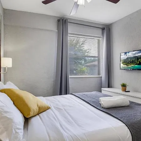 Peaceful Urban Escape Close To Las Olas & Beach-2