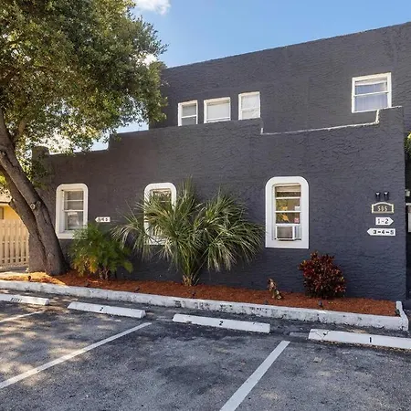 Peaceful Urban Escape Close To Las Olas & Beach-3